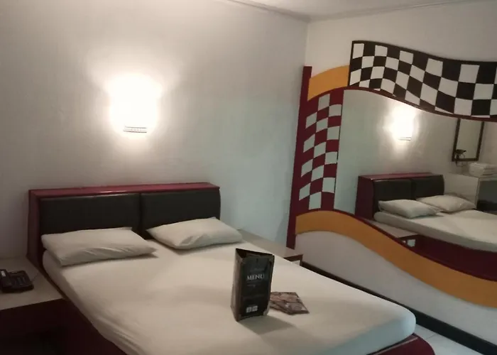 Halina Drive In Hotel-sta Mesa 2* Manila