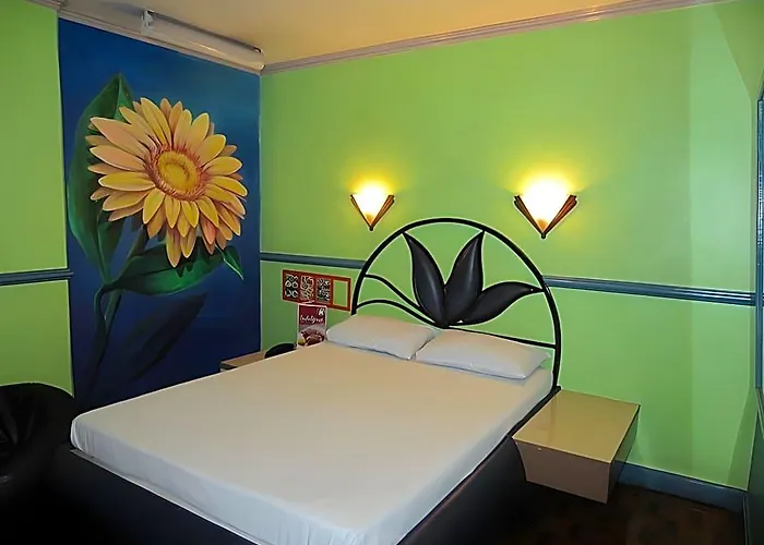 Halina Drive In Hotel-sta Mesa 2* Manila
